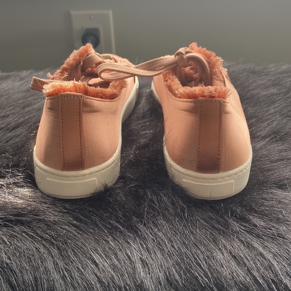 Never worn. Aldo fringe sneakers - Picture 3 of 4